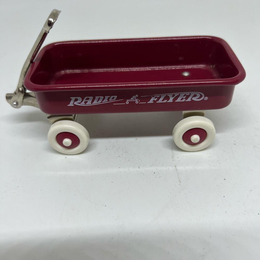 Radio Flyer wagon in EUC Barbie size 4”